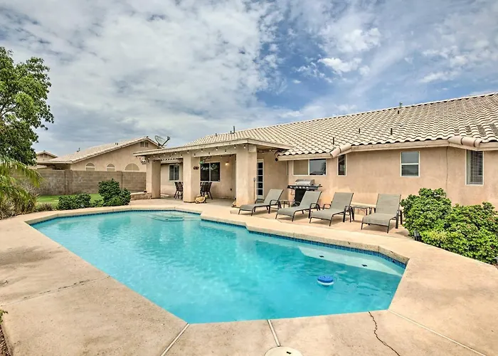 Сasa de vacaciones Sunny Retreat W/ Private Pool & Grill! *