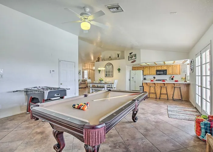 Sunny Retreat W/ Private Pool & Grill! Сasa de vacaciones