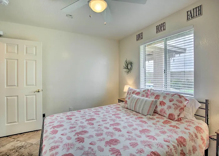 Sunny Retreat W/ Private Pool & Grill! Casa vacanze *