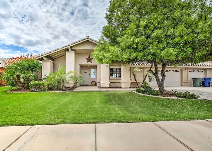 Sunny Retreat W/ Private Pool & Grill! Yuma